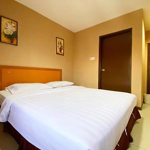 Oyo 90108 Hotel Kaya